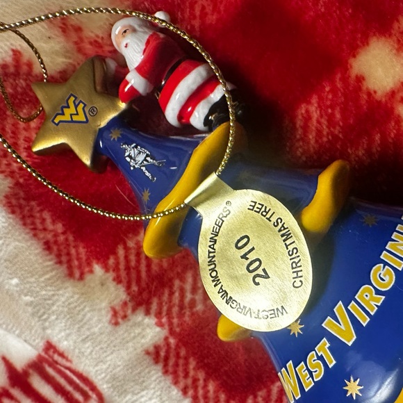 WVU West Virginia Mountaineers 2010 Christmas Ornament - Picture 4 of 5